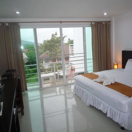 Baan Oui Phuket Guest House Nai Harn Exterior foto